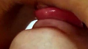 Lamiendo el coño de teen amateur