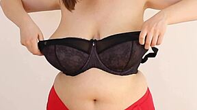 trying on big 80g bra