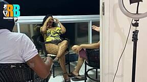 Brazilian Bull Threesome Amateur in Front the Husband!