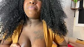 Doječa ženska vodi tvojo sejo samozadovoljevanja