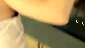 زوجة فيتنامية منحنية لنيك كلبي