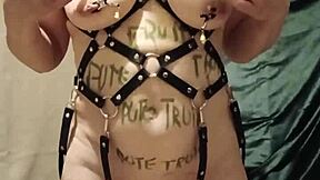 esclave f autoséance harnais tags pute uro et magicwand