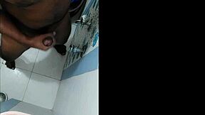 Vid sama bathing solo in bath