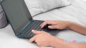 मेरी स्टेप सिस्टर इन्सेनली बॉसी है