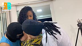 Brazilian Bull Threesome Amateur in Front the Husband!