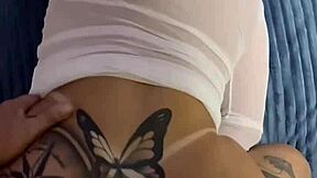 Boldly licking tattooed pussy to intense orgasm