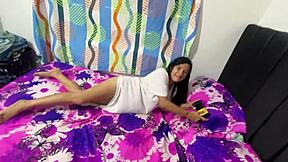 Me Dejan Bajo El Cuidado De Mi Padrino Y Termina Metiendo Su Polla Gruesa En Mi Co�o