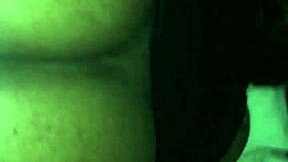 Amateur big ass gets played with up close