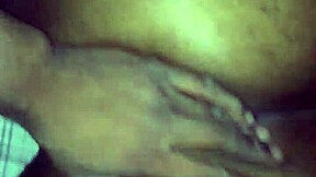 Amateur big ass gets played with up close