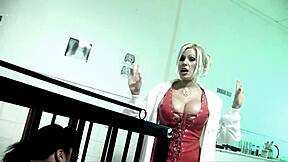 Alexis Silver And Michelle Thorne In Threesome.