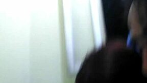 性感拉丁辣妻迷你裙在家被爆插