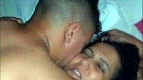 Karina se acabando no pau de dois novinhos!