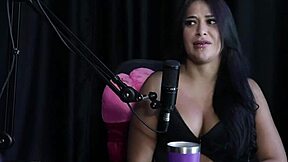 Loira Safada Tira A Roupa Exibe Seus Enormes Peitos Sua Buceta Gostosa E Demonstra Seu Boquete Depois De Falar Que O Seu Dom É Fazer Contato Visual Sexy E Mostrar Sua Espanhola - Gabriella Gushi