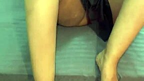 OMG, this curvy Indian babe offers her bent-over ass and natural tits to the delivery boy for a homemade cowgirl ride instead of cash! 📦🍑