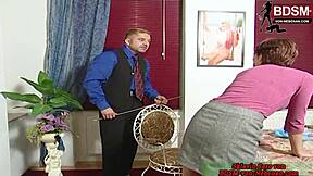 Deutsche devote teen 18+ arsch versohlen bestrafung in lustiger geschichte