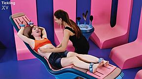 تحدي تقليع القدمين مع تاليا مينت - برونيت روسية لطيفة كيت كوين مربوطة ومقلعة!