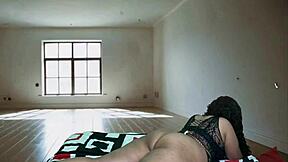 Does this venezuelan princess pay rent with blowjobs?