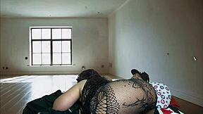 Does this venezuelan princess pay rent with blowjobs?