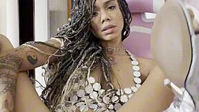 Essa Princesinha Adora Gozar Com O Brinquedinho Dentro Da Buceta