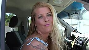 FUCKING BIG ASS HOT MOM