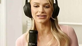 Vanna Bardot And Emma Hix Scissor Until Intense Orgasm