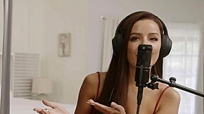 Vanna Bardot And Emma Hix Scissor Until Intense Orgasm