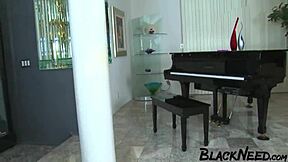 Ebony Amateur Screams As Bbc Gives Her Facial!