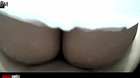 Que tesão ele socando esse pau grande no meu cuzinho with homemade mature couple.