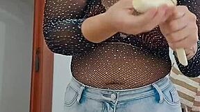 Live show with shorts stuffed in ass for intriguing anal play