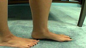 milf lover sucks wet feet in fetish sex video