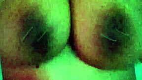 Poniéndome en putita con juguetes y dildo 😈