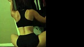 white girl shaking fit booty twerk.