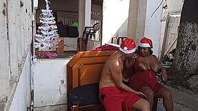 no natal a vizinha fofoqueira que cuidava da minha vida teve que levar pirocada na bucetona no pelo para aprender feliz natal