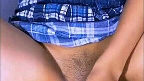 La Apretada Vecina Del Piso De Arriba Siempre Lo Saludaba Con Una Sonrisa Coqueta Y Él No Podía Evitar Preguntarse Qué Estaría Pensando!