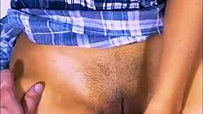 La Apretada Vecina Del Piso De Arriba Siempre Lo Saludaba Con Una Sonrisa Coqueta Y Él No Podía Evitar Preguntarse Qué Estaría Pensando!