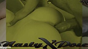 Sug pik for forfremmelse i hardcore monsterkuk blowjob