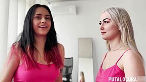 Putalocura las cachondas lisi kitty y dulce caramelo seducen a torbe y se lo follan muy guarro en threesome ffm con blowjob doggystyle riding y cum