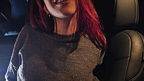 La Chica De La Librería Me Quita El Condón En El Auto