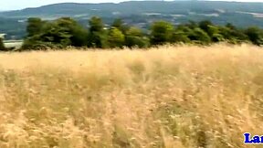 Brytyjska Milf W Bieliznie Zostaje Przejebana Straponem Przez Klasyczną Europejkę