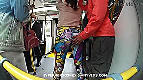 culona con leggins me deja arrimarle la verga en el metrobus