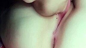 Close-Up Pink Pussy Stepsister Sucking and Licking Until Orgasm 😍