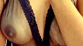 i offer my lil ass for my first anal, im 18, red rose