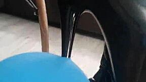 Watch Veve Pop Balloons In Latex Stockings!