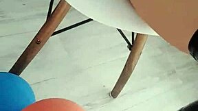 Watch Veve Pop Balloons In Latex Stockings!