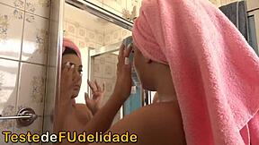 Morena Cavala Dando Mole Pro Amigo Do Marido