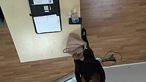 Tengok Mandy Mynxx tercekik batang adegan hardcore