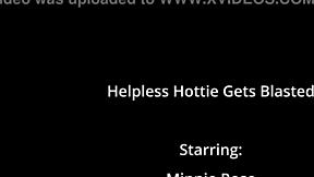 η ανήμπορη καυτή Minnie Rose παίρνει στο πρόσωπο γαμάτο!