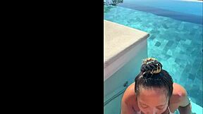 Ще издържиш ли публичен минет в безкрайния басейн в Коста Рика?