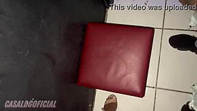 a esposa perfeita entrega total no glory hole com dois dotados e corninho filmando