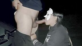 Pro du sexe reçoit en rue avec creampie anal